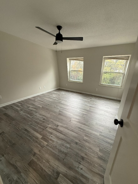 Building Photo - 120 Asbury Way