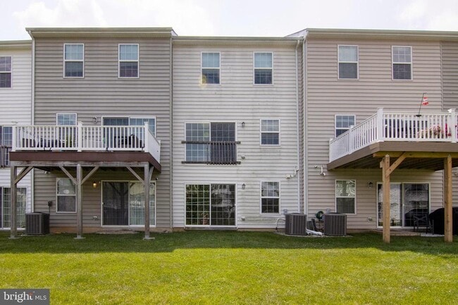 Building Photo - 517 Boxwood Ln