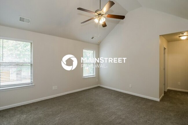 Building Photo - 4 Bedroom Pet-Friendly Home in JONESBORO, GA with Main Street Renewal
