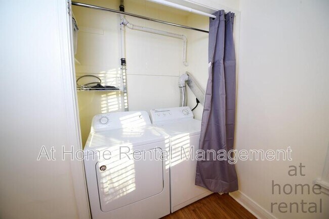 Building Photo - 1740 S Yorktown Ave