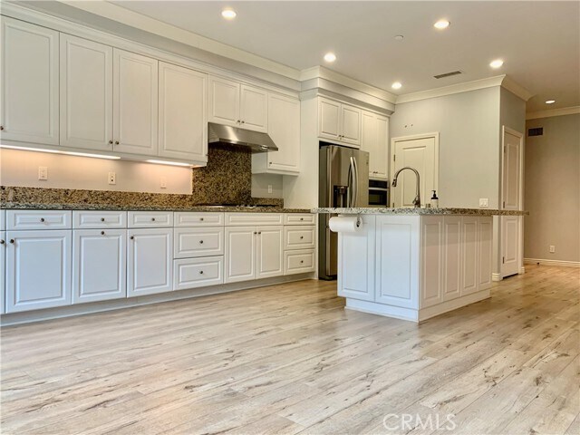 Building Photo - 81 Cipresso