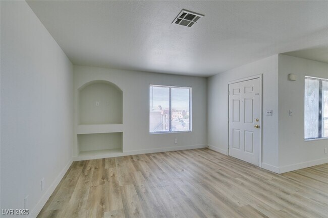 Building Photo - 6932 Kilgore Dr
