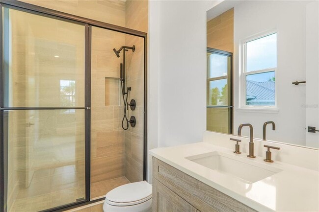 Building Photo - 15023 Pendio Dr