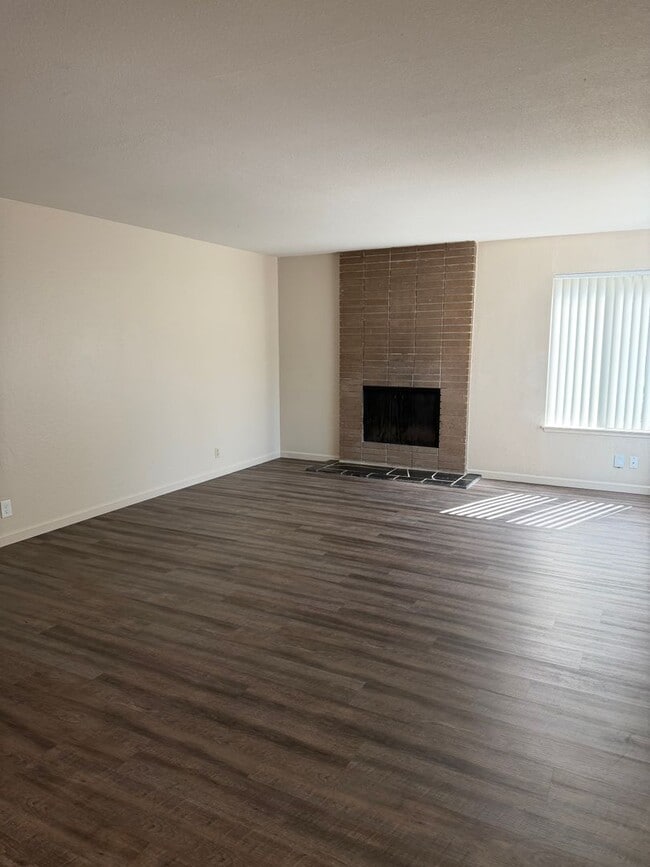 Building Photo - 3629 El Camino Ave
