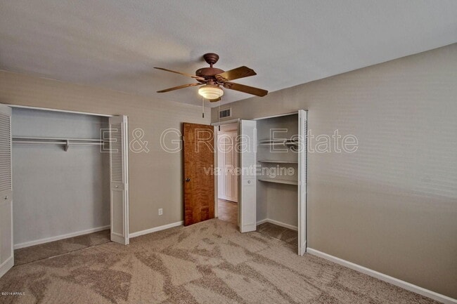 Building Photo - 1030 E Manhatton Dr