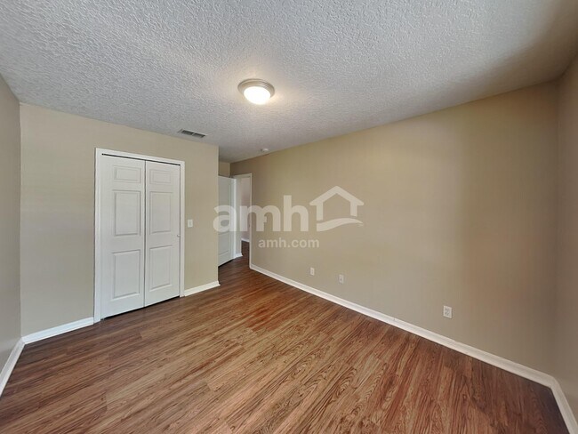 Building Photo - 15312 Starleigh Rd