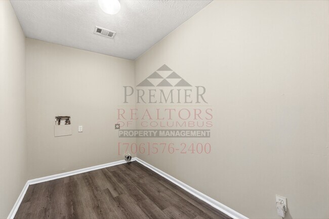 Building Photo - 520 Asa Dr