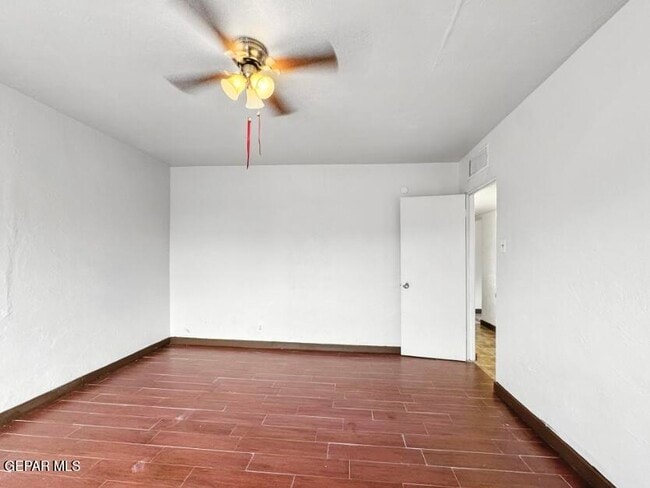 Building Photo - 3425 Savannah Ave