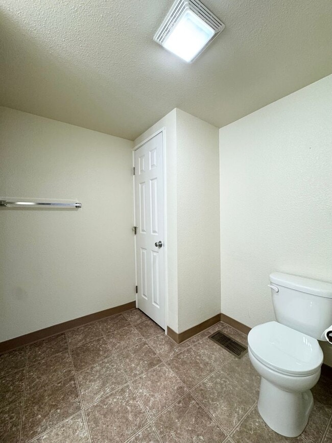 Building Photo - OL2441