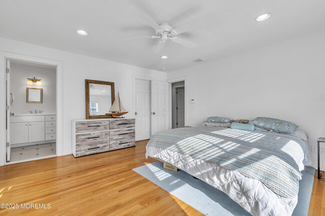 Building Photo - 1043 Barnegat Ln