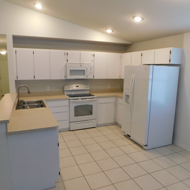 Building Photo - 22141 Breaker Point Ln