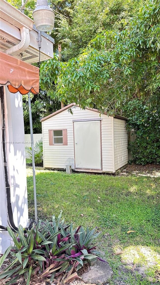 Building Photo - 5780 SW 53rd Terrace