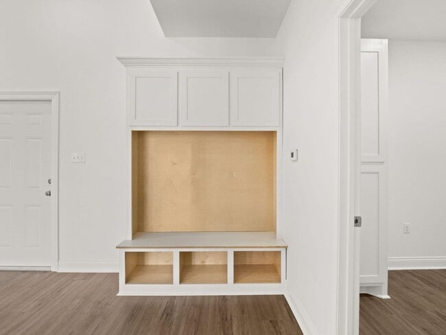 Building Photo - 748 Lockhart Cutoff Rd