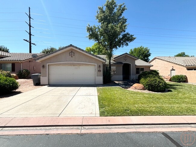 Building Photo - Snow Canyon Home!