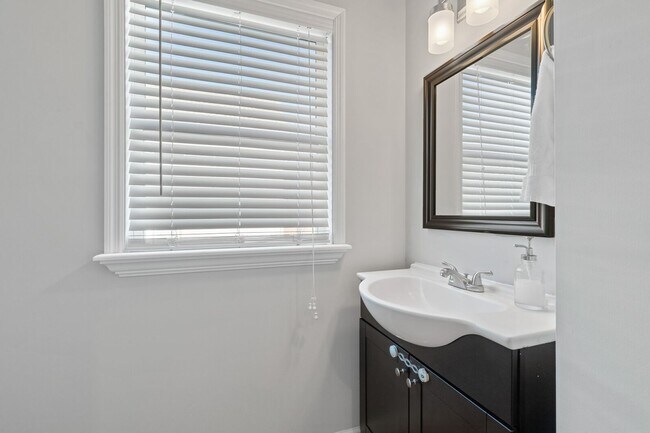 Building Photo - Open Layout home in Maynor Place