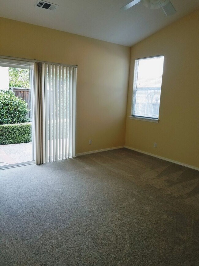 Building Photo - Beautiful 2bd/2bath Home in Arroyo Grande