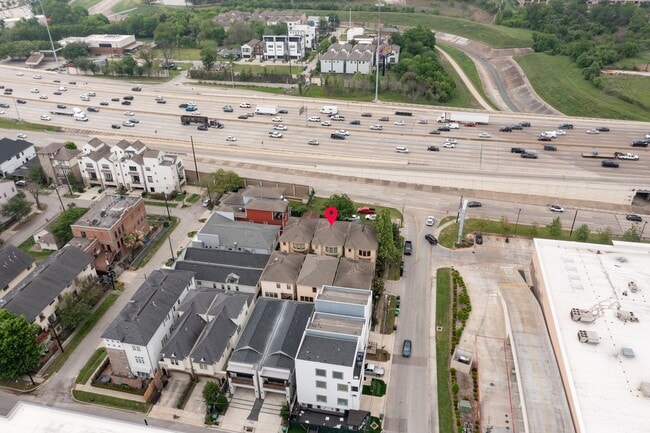 Building Photo - 1607 Bass St