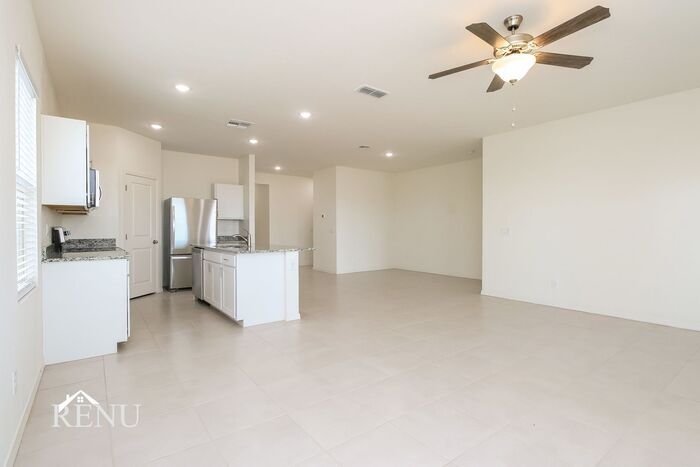 Building Photo - 18392 Los Gabrieles Wy