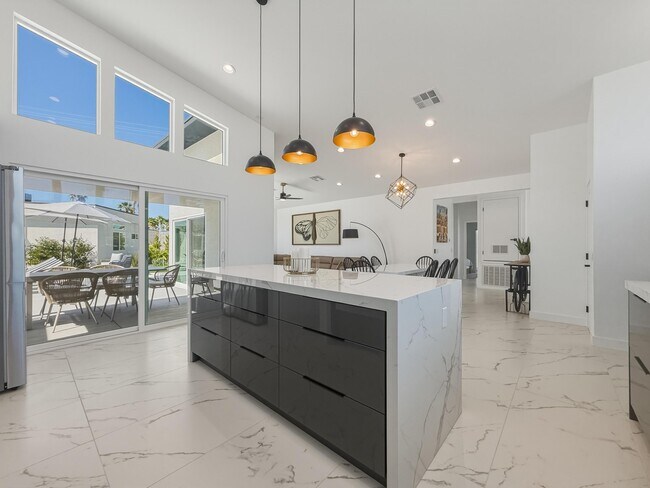 Building Photo - 2197 Jacques Dr