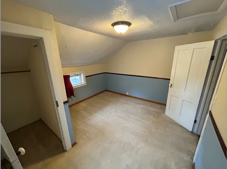 Building Photo - 1012 S 4th Ave