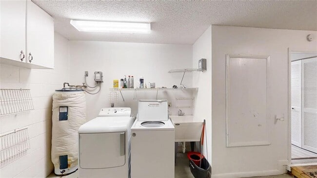 Building Photo - 8430 SW 90th Ln