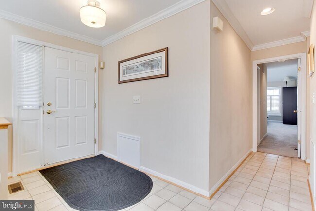 Building Photo - 100 Spring Pl Way