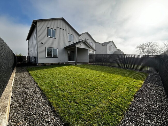Building Photo - Newer Townhome in Quiet Neighborhood!