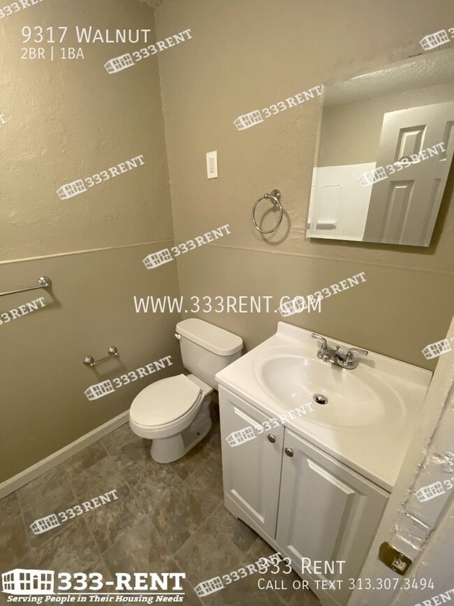 Building Photo - 9317 Walnut-