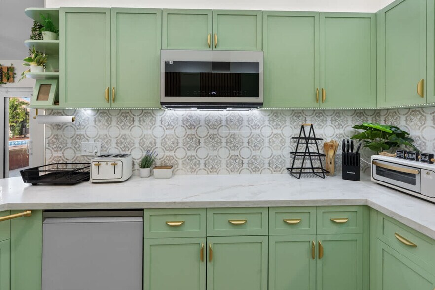 Building Photo - 7071 SW 20th St