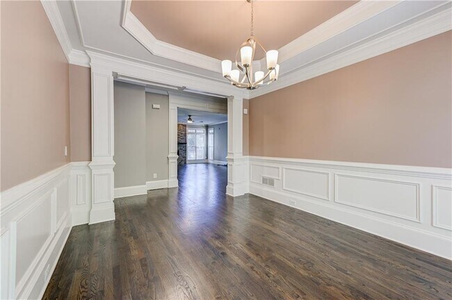 Building Photo - 2745 Lenox Rd NE