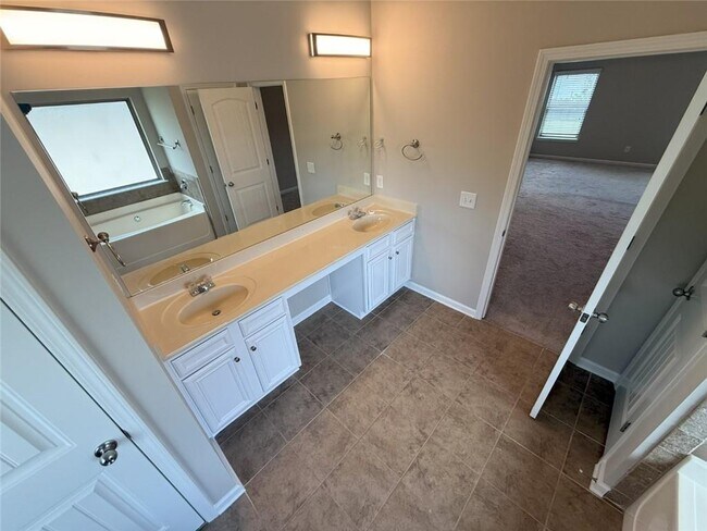 Building Photo - 5715 Bucknell Trace