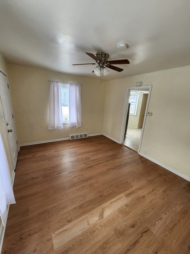 Building Photo - 13601 Beachwood Ave