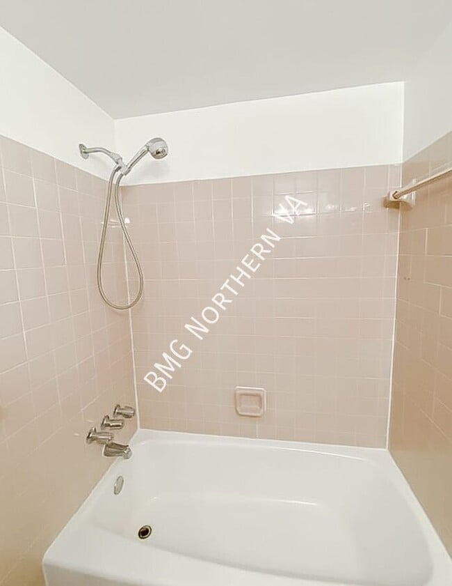 Building Photo - 5340 Holmes Run Pkwy