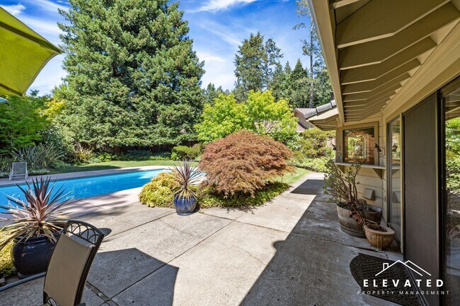 Building Photo - 2609 Fir Park Way