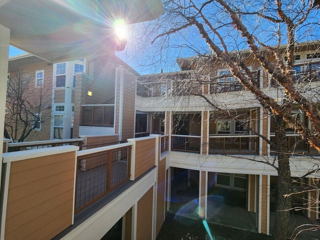 Building Photo - Beautiful Brisbane condo