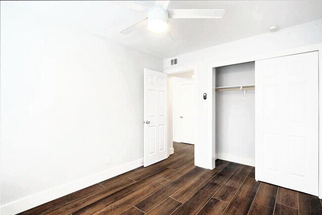 Building Photo - Spacious 2-Bed, 2-Bath First Floor Apartme...
