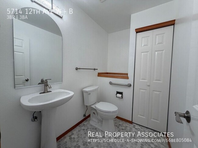 Building Photo - 5714 12th Ave W