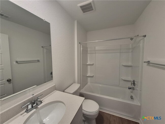Building Photo - 942 Bluegrass Pt
