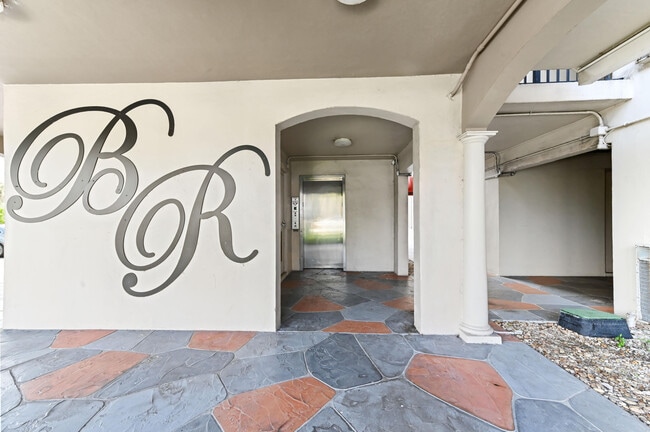 Building Photo - 100 Royal Palm Way