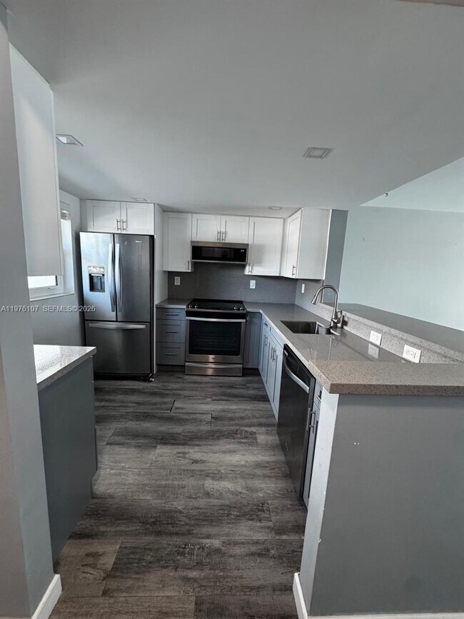 Building Photo - 4000 NE 170th St