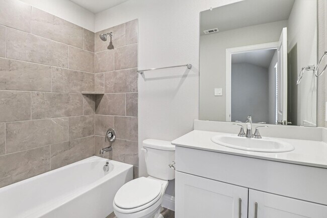 Building Photo - 2100 Gustavus Dr