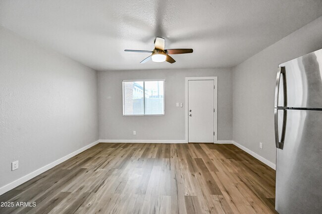 Building Photo - 3025 N 32nd St