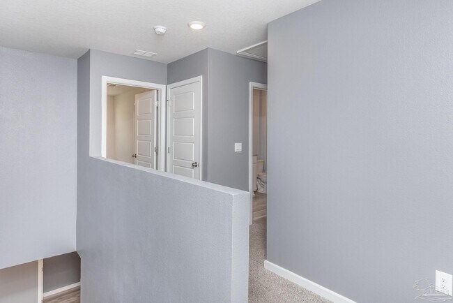 Building Photo - 5720 Blackhorse Cir