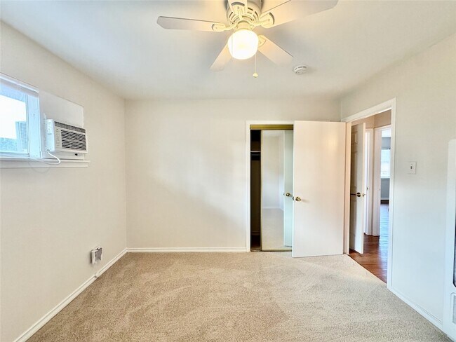 Building Photo - 5717 McCommas Blvd