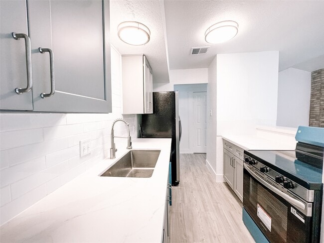 Building Photo - 12524 Pebblestone St