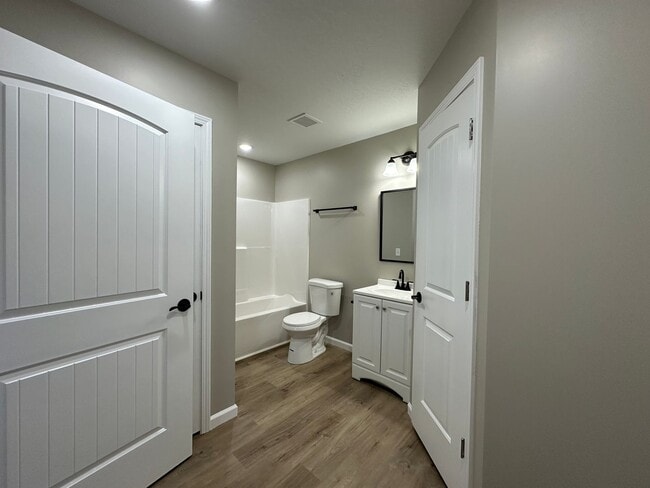 Building Photo - 117 Evergreen Pl