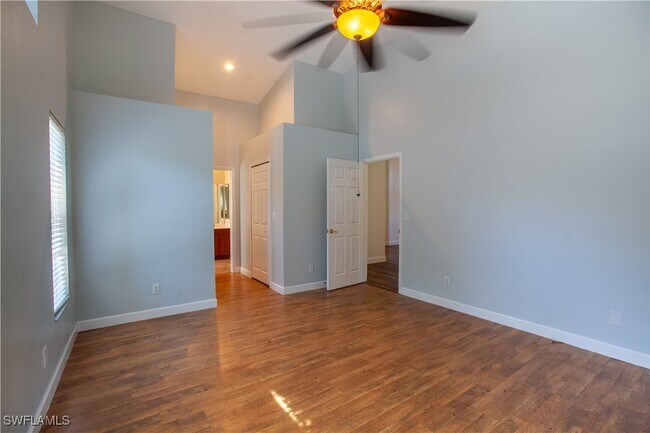 Building Photo - 9511 Cypress Dr N