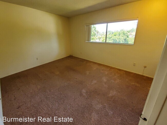 Building Photo - 1025 Meadow Lake Dr