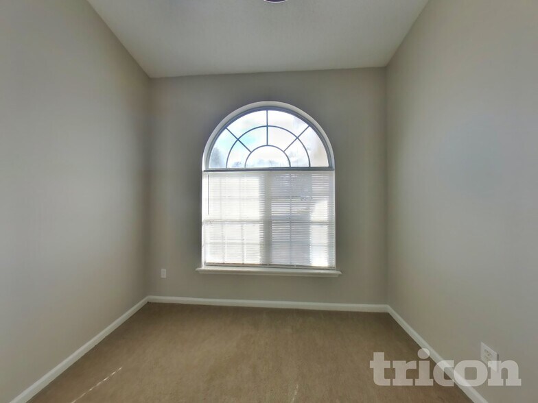 Building Photo - 2750 Archer St