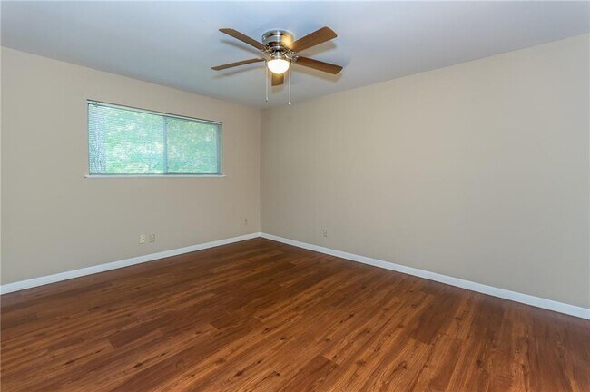 Building Photo - 2502 Trailside Dr